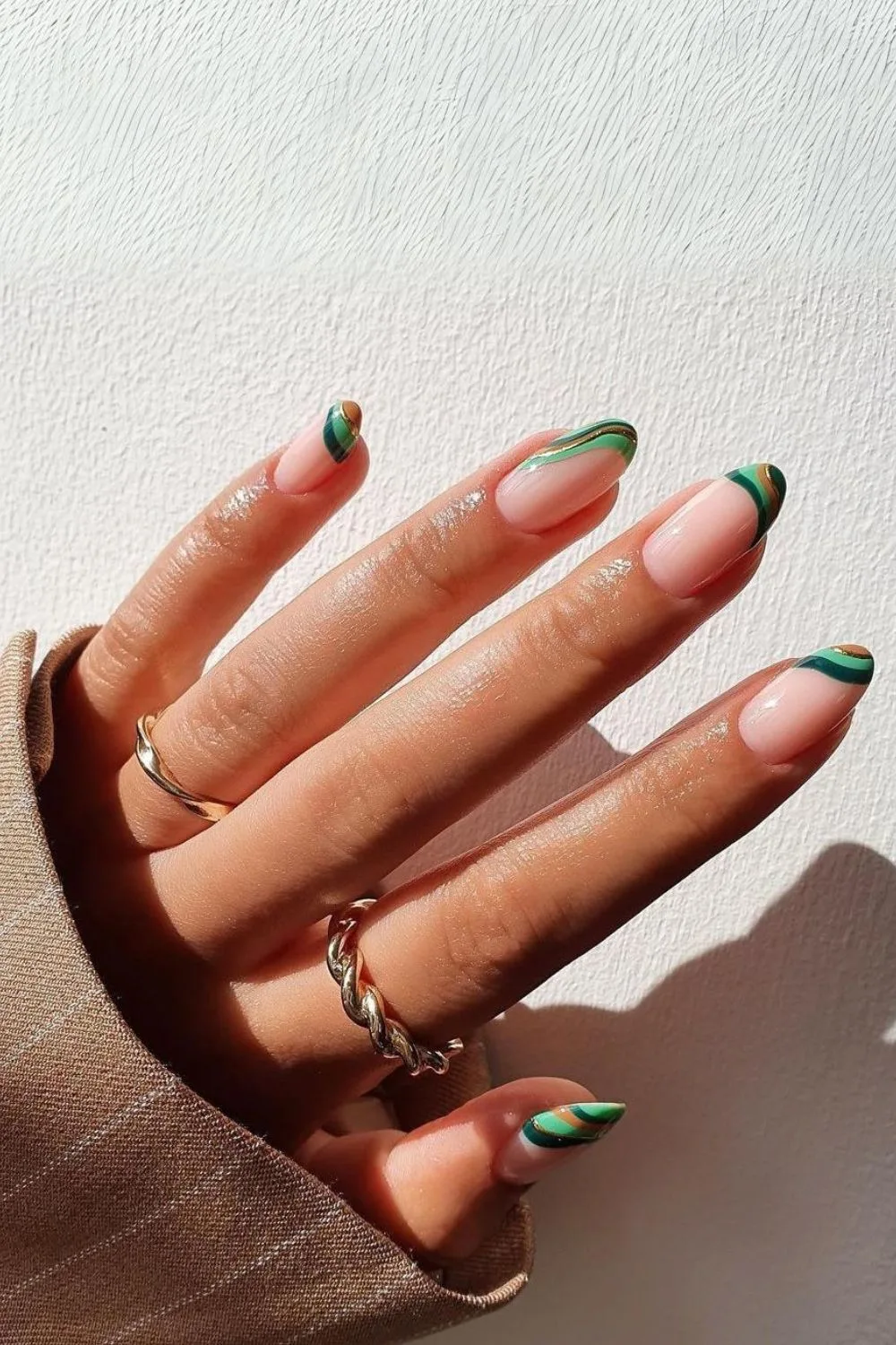 Грошовий манікюр на вересень 2025 року: дизайн, який працює на ваш гаманець lines3, 20, Грошовий манікюр на вересень 2025 року: дизайн, який працює на ваш гаманець денежный маникюр на сентябрь