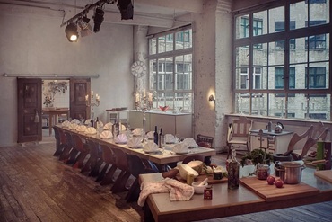 loft3, 2, Мінімум декору, максимум стилю: як створити атмосферу події, не перевантажуючи простір Искусственные елки