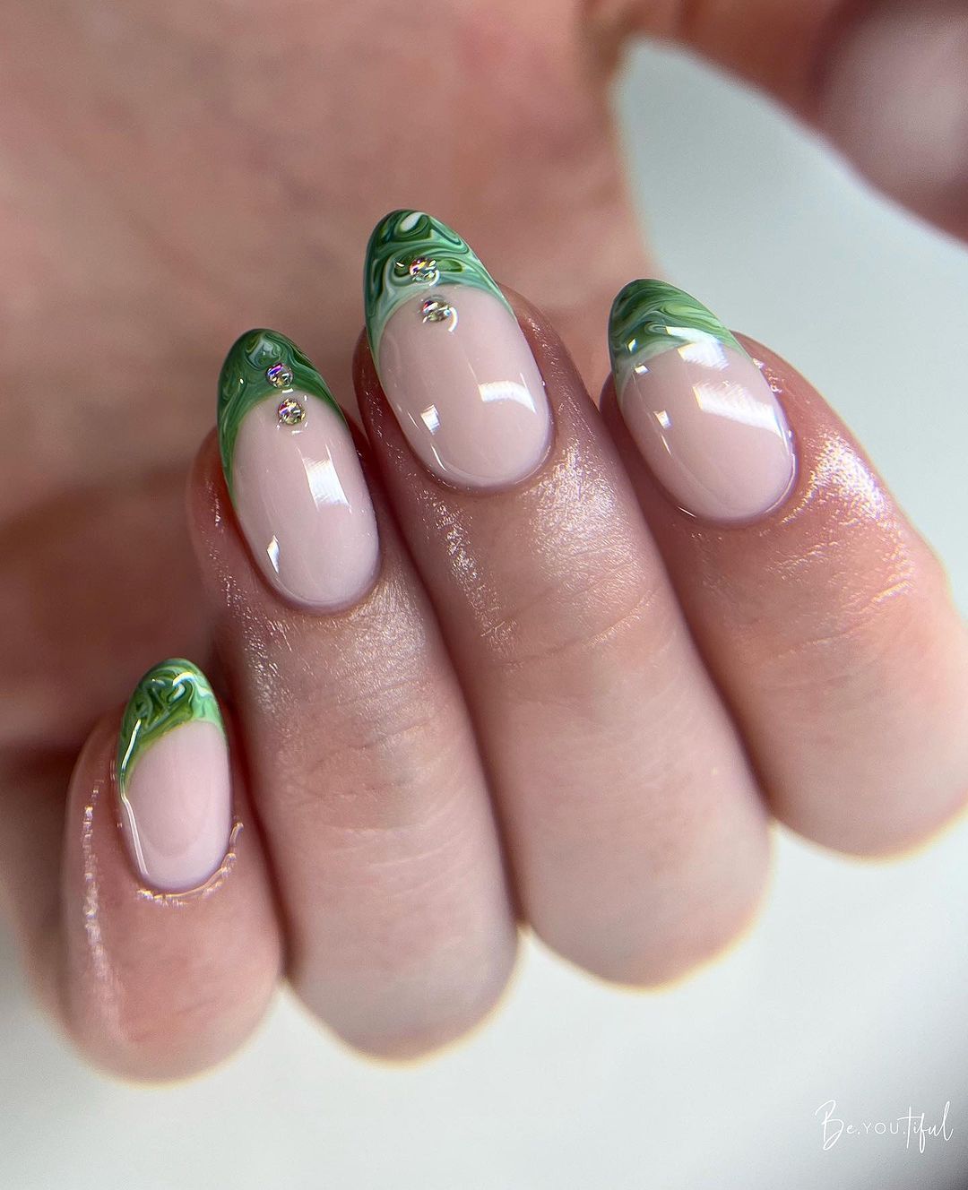 Грошовий манікюр на Серпень 2026: найвдаліший колір та дизайн. Найкращі дні для манікюру manicure august 13, 4, Грошовий манікюр на Серпень 2026: найвдаліший колір та дизайн. Найкращі дні для манікюру Манікюр на серпень 2026