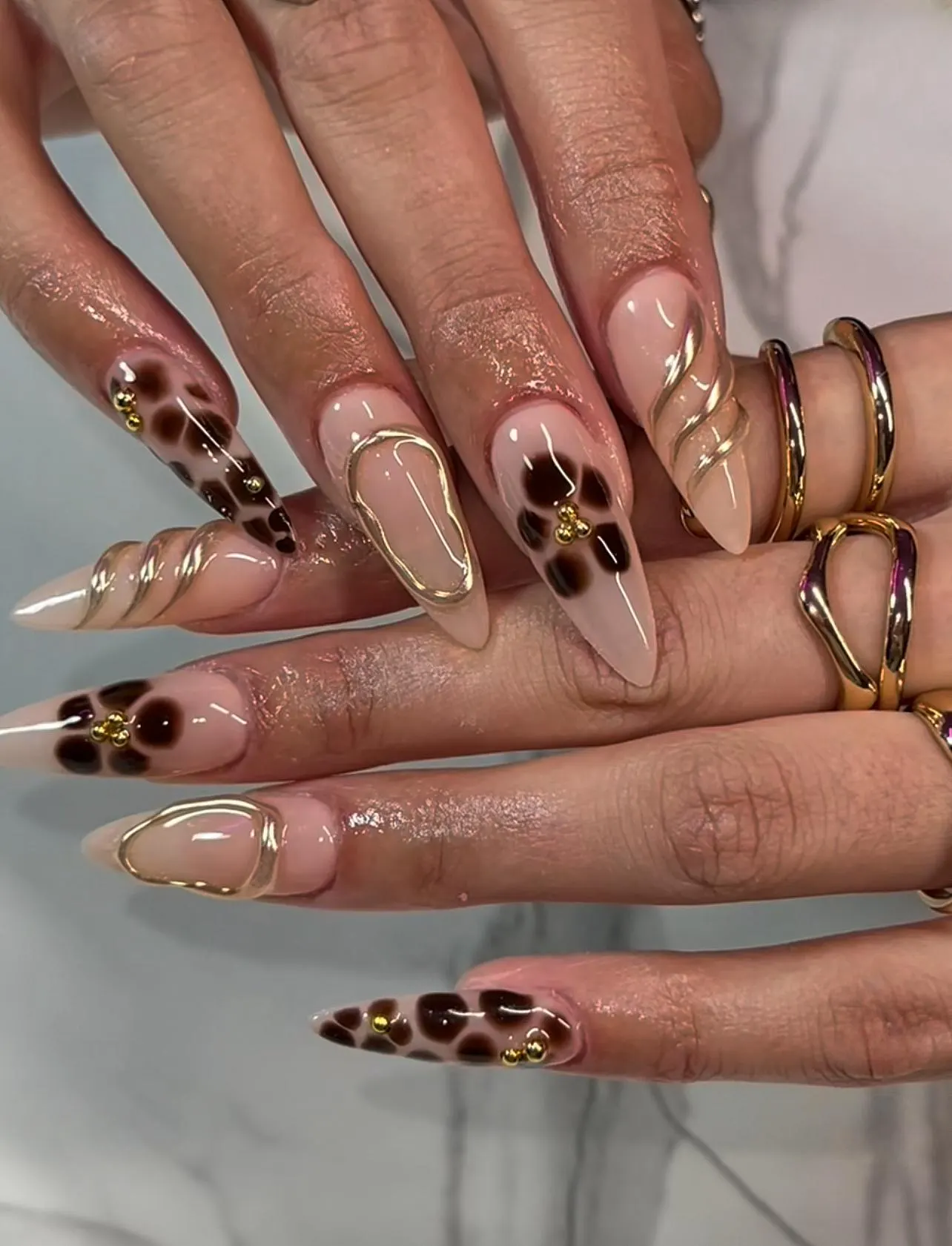 Грошовий манікюр на Серпень 2026: найвдаліший колір та дизайн. Найкращі дні для манікюру manicure august 33, 2, Грошовий манікюр на Серпень 2026: найвдаліший колір та дизайн. Найкращі дні для манікюру Манікюр на серпень 2026