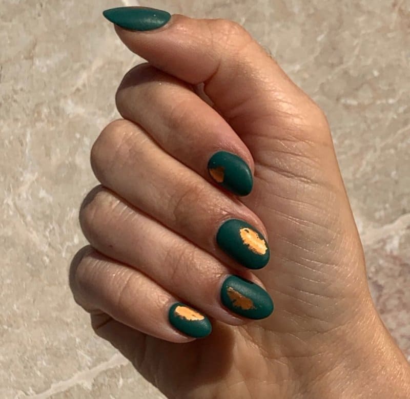 65 найкращих фото-ідей новорічного манікюру 2026: тренди, кольори, декор matte, 6, 65 найкращих фото-ідей новорічного манікюру 2026: тренди, кольори, декор Манікюр 2026