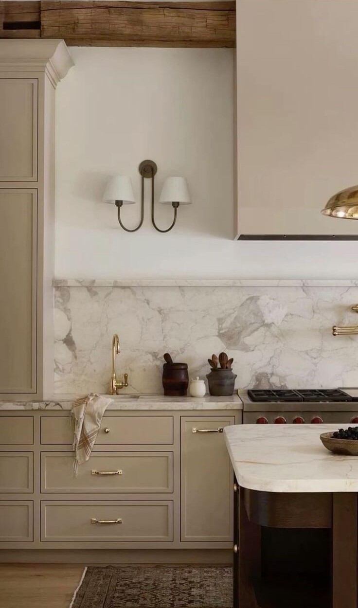 Тренди кухонь 2026 – обов'язкові ідеї для кухні мрії (фото) metally e1741615207994, 14, Тренди кухонь 2026 – обов'язкові ідеї для кухні мрії (фото) дизайн кухонь