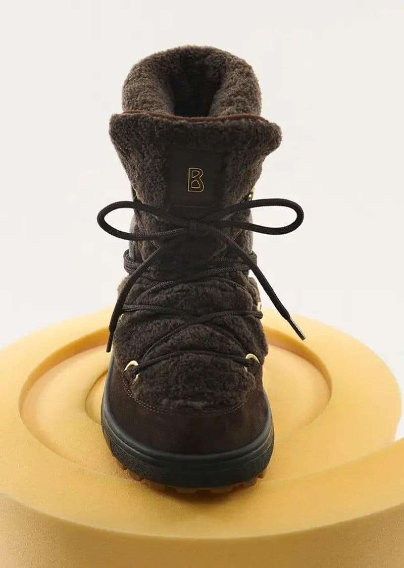 Модне жіноче взуття зима 2026: від чобіт-панчох до мілітарі moon2, 9, Модне жіноче взуття зима 2026: від чобіт-панчох до мілітарі взуття