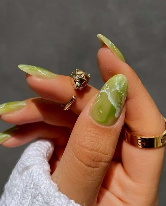 Чим позначиться 2026 у сфері нейл-дизайну? Тенденції у манікюрі, новинки+85 фото mramor2 1, 79, Чим позначиться 2026 у сфері нейл-дизайну? Тенденції у манікюрі, новинки+85 фото дизайн