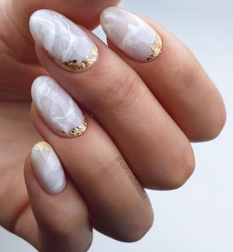 Який манкіюр у моді цієї зими? Класика, тренди, новинки – 75 фото mramor3, 63, Який манкіюр у моді цієї зими? Класика, тренди, новинки – 75 фото маникюр