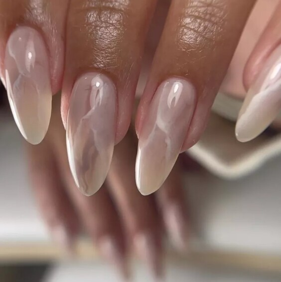 Чим позначиться 2026 у сфері нейл-дизайну? Тенденції у манікюрі, новинки+85 фото mramor6 1, 82, Чим позначиться 2026 у сфері нейл-дизайну? Тенденції у манікюрі, новинки+85 фото дизайн