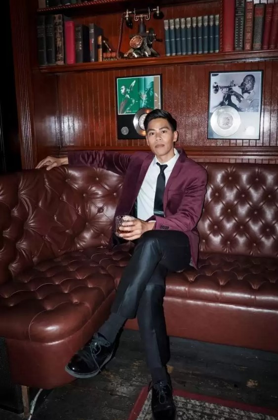 У чому зустріти Новий рік 2026: кольори та образи року Вогняного Коня muzh17, 15, У чому зустріти Новий рік 2026: кольори та образи року Вогняного Коня У чому зустрічати Новий рік 2026