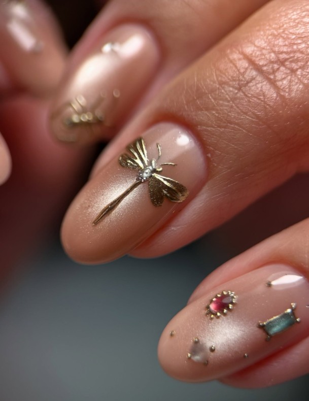 Грошовий манікюр на Липень 2026: залучаємо достаток через кінчики пальців njud s zolotom, 15, Грошовий манікюр на Липень 2026: залучаємо достаток через кінчики пальців денежный маникюр на июль