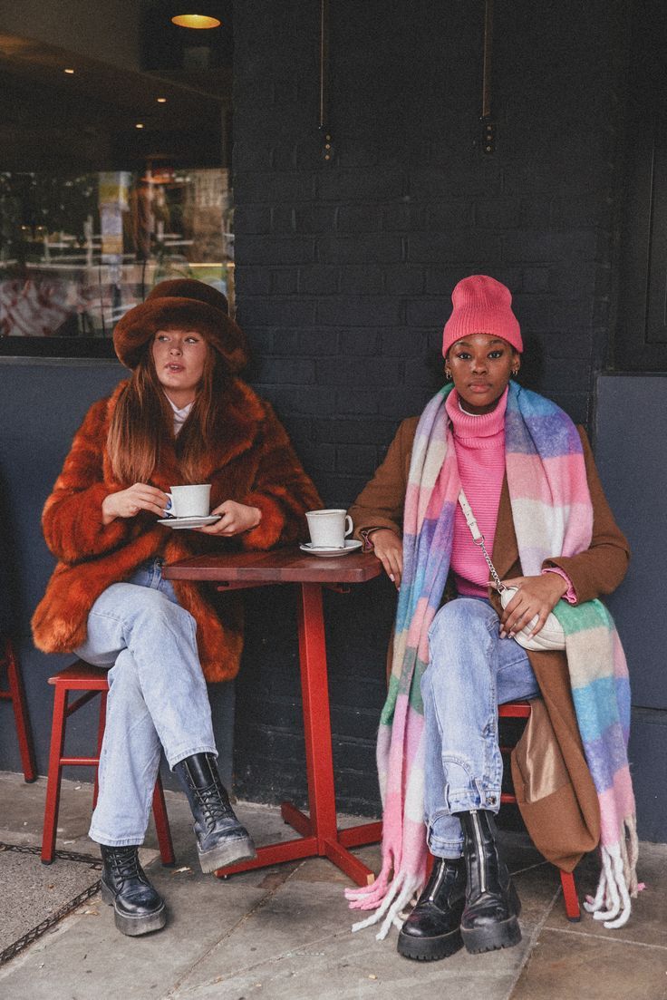 Трендові жіночі шапки осінь-зима 2025-2026: від біні до капора nosok 1, 1, Трендові жіночі шапки осінь-зима 2025-2026: від біні до капора шапки