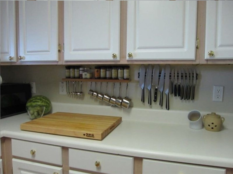 Лайфхаки для кухні: 15 ідей для ергономічного простору okkupirovat stenu lajfhak 2, 2, Лайфхаки для кухні: 15 ідей для ергономічного простору