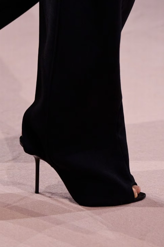 Що купити на осінь 2025: головні тренди жіночого взуття open2, 58, Що купити на осінь 2025: головні тренди жіночого взуття Жіноче взуття