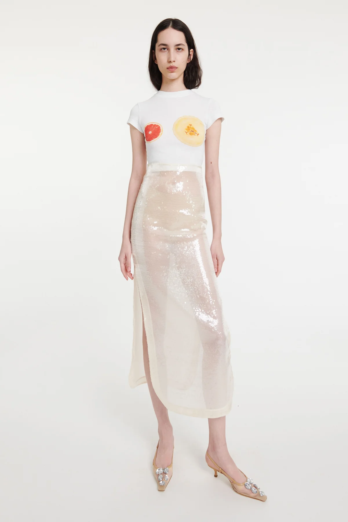 Спідниця-міді - тренд 2026: види, як підібрати по фігурі. З чим носити атласну та джинсову спідниці-міді? pajetki2, 48, Спідниця-міді - тренд 2026: види, як підібрати по фігурі. З чим носити атласну та джинсову спідниці-міді? міді