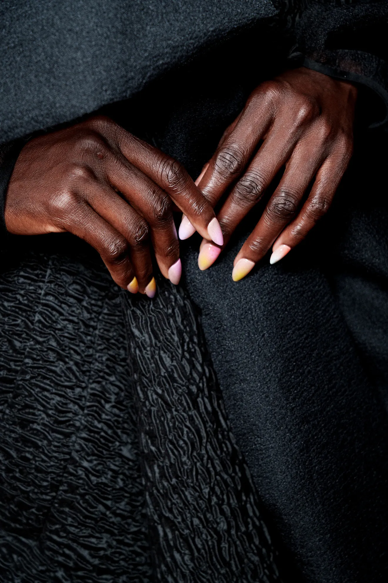 Манікюр мигдаль: розкішні та сміливі тенденції сезону (55 фото) Ніжний пастельний манікюр