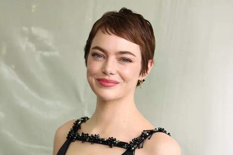 15 жіночих стрижок для круглого обличчя, які підкреслять вашу унікальність Обємна стрижка піксі з чубчиком