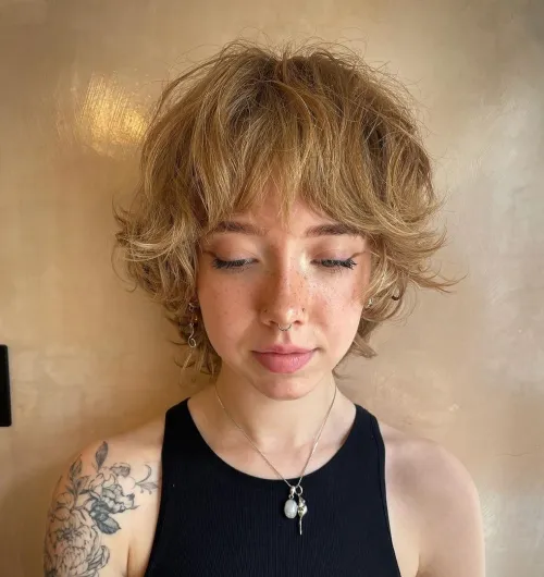 Модні жіночі стрижки з чубчиком на середнє волосся: за типом волосся та формою обличчя. Назви з фото piksi3, 26, Модні жіночі стрижки з чубчиком на середнє волосся: за типом волосся та формою обличчя. Назви з фото стрижки с челкой