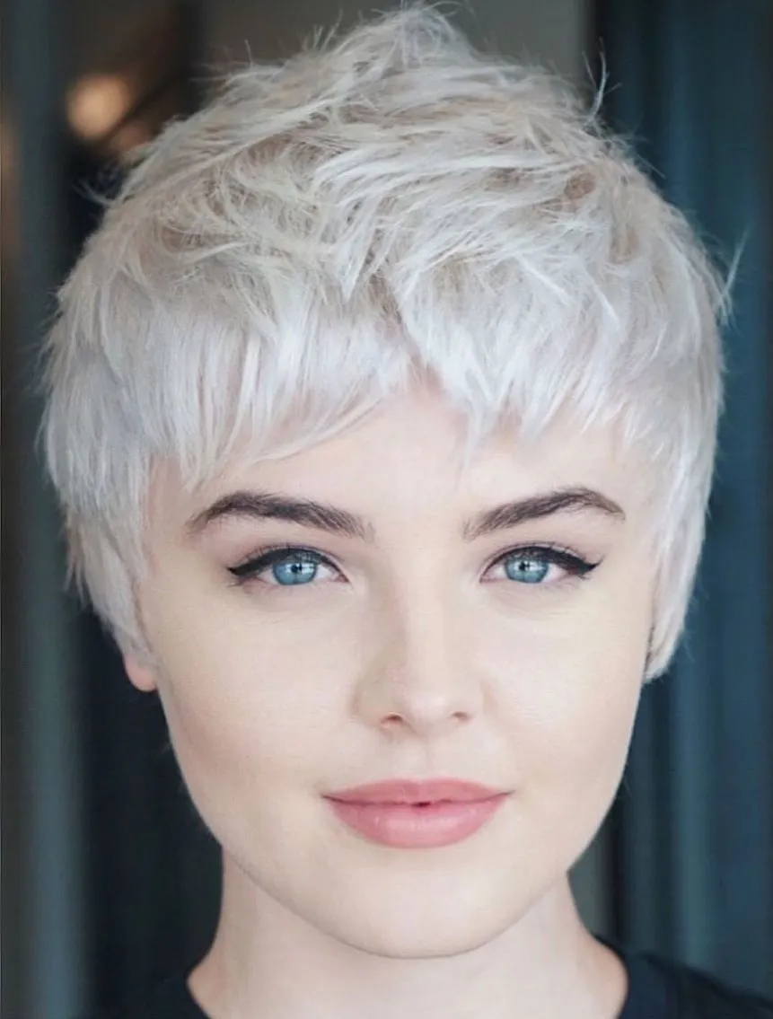 Короткі жіночі стрижки з чубчиком, які варто спробувати цього року! Назви з фото piksi7, 25, Короткі жіночі стрижки з чубчиком, які варто спробувати цього року! Назви з фото стрижки с челкой