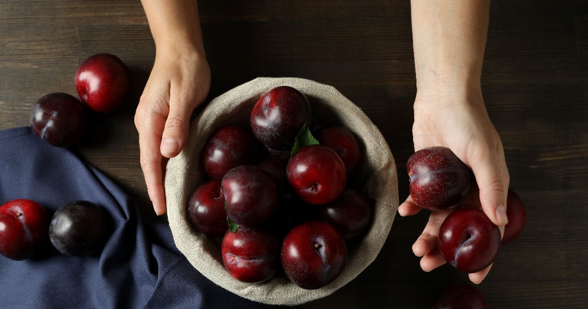 Недооцінений суперфуд: відкрийте для себе всі корисні властивості сливи plums 7, 5, Недооцінений суперфуд: відкрийте для себе всі корисні властивості сливи польза сливы