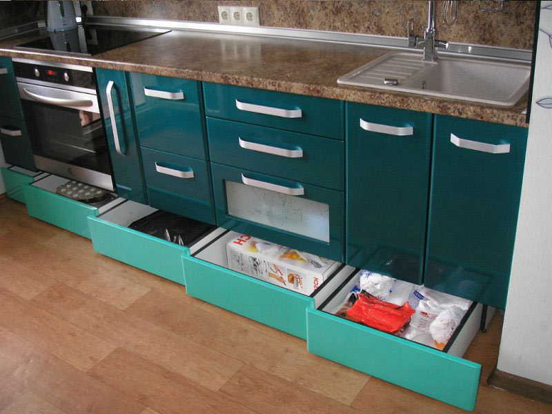 Лайфхаки для кухні: 15 ідей для ергономічного простору poleznyj cokol lajfhak 9, 9, Лайфхаки для кухні: 15 ідей для ергономічного простору