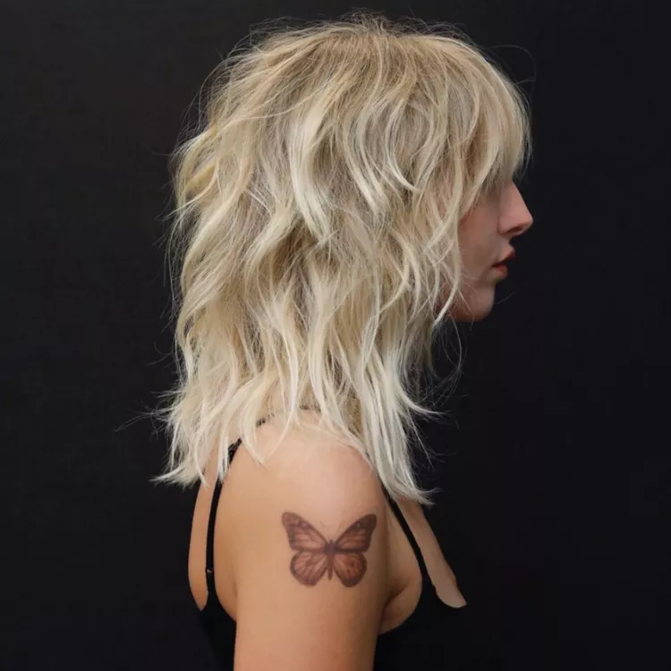 Модні жіночі стрижки з чубчиком на середнє волосся: за типом волосся та формою обличчя. Назви з фото sheggi, 11, Модні жіночі стрижки з чубчиком на середнє волосся: за типом волосся та формою обличчя. Назви з фото стрижки с челкой