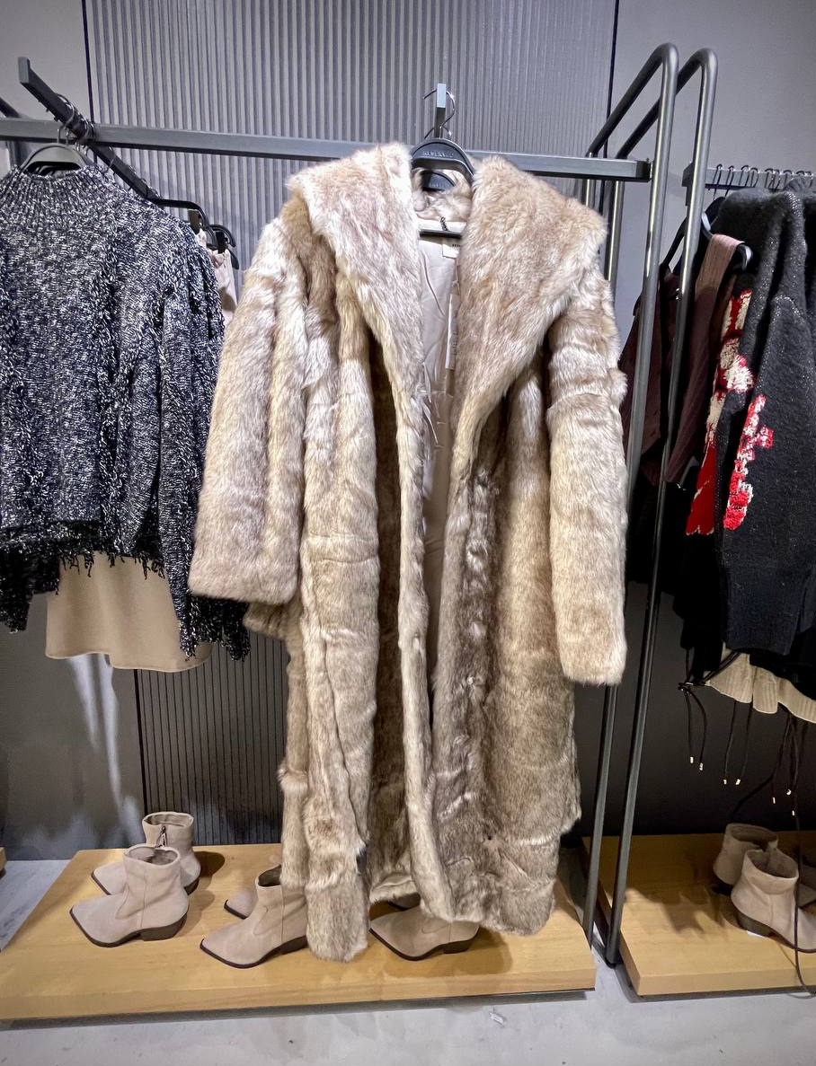 Осінь 2025: трендові жіночі пальта, які підкорюють серця та вулиці shuba, 28, Осінь 2025: трендові жіночі пальта, які підкорюють серця та вулиці пальто