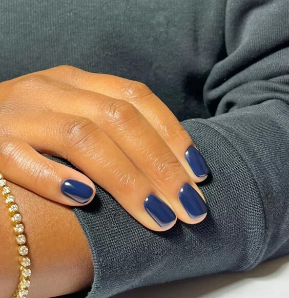 Чим позначиться 2026 у сфері нейл-дизайну? Тенденції у манікюрі, новинки+85 фото sinij3, 7, Чим позначиться 2026 у сфері нейл-дизайну? Тенденції у манікюрі, новинки+85 фото дизайн