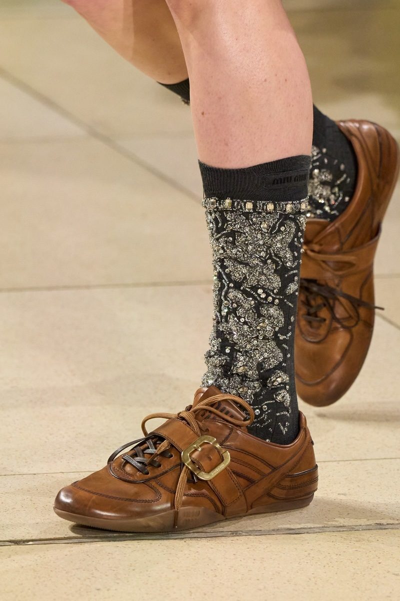 Що купити на осінь 2025: головні тренди жіночого взуття sneaker4, 41, Що купити на осінь 2025: головні тренди жіночого взуття Жіноче взуття