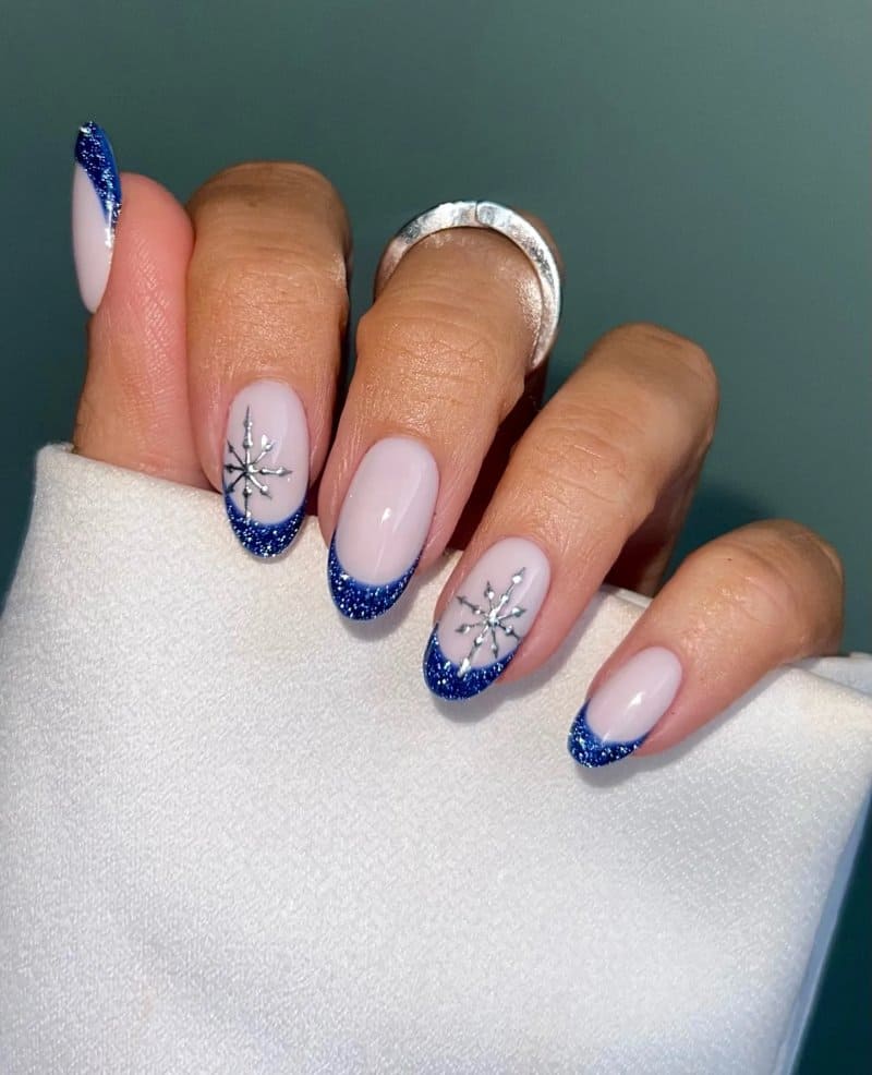 65 найкращих фото-ідей новорічного манікюру 2026: тренди, кольори, декор snow2, 4, 65 найкращих фото-ідей новорічного манікюру 2026: тренди, кольори, декор Манікюр 2026