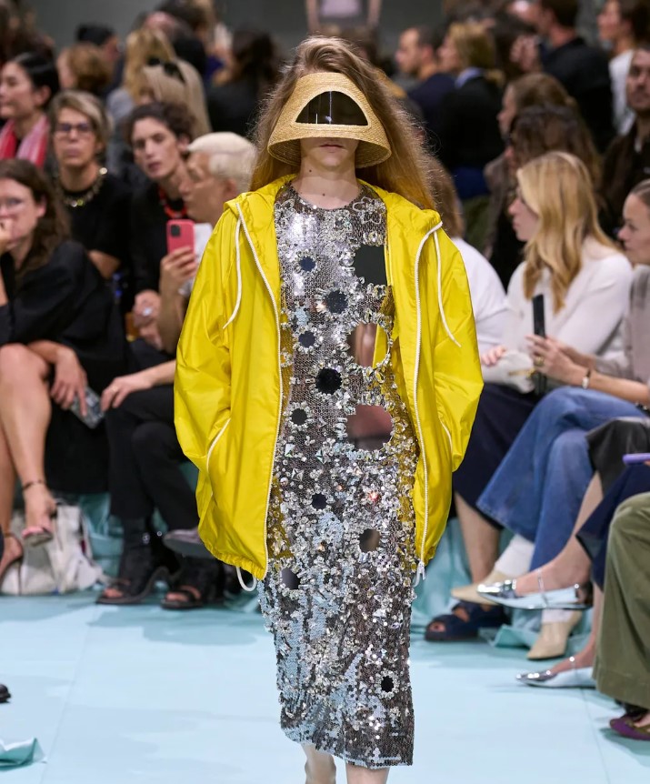 Найактуальніші моделі та забарвлення жіночих курток на весну 2026 року! Фото sport 2, 15, Найактуальніші моделі та забарвлення жіночих курток на весну 2026 року! Фото куртки