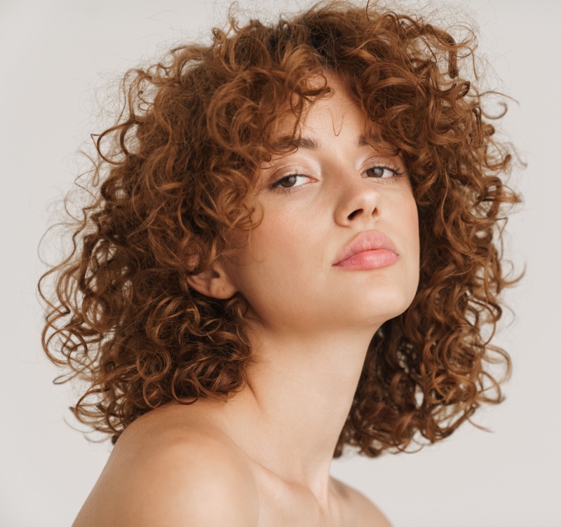 Кращі стрижки для кучериків у 2026 році: вибираємо за типом обличчя та довжиною волосся. srednie 2, 1, Кращі стрижки для кучериків у 2026 році: вибираємо за типом обличчя та довжиною волосся. стрижки