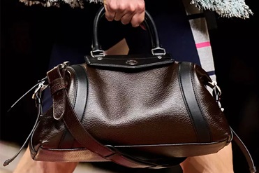 Тренди жіночих сумок 2026 для елегантного стилю , 15, Тренди жіночих сумок 2026 для елегантного стилю Що подарувати батькам на Новий рік