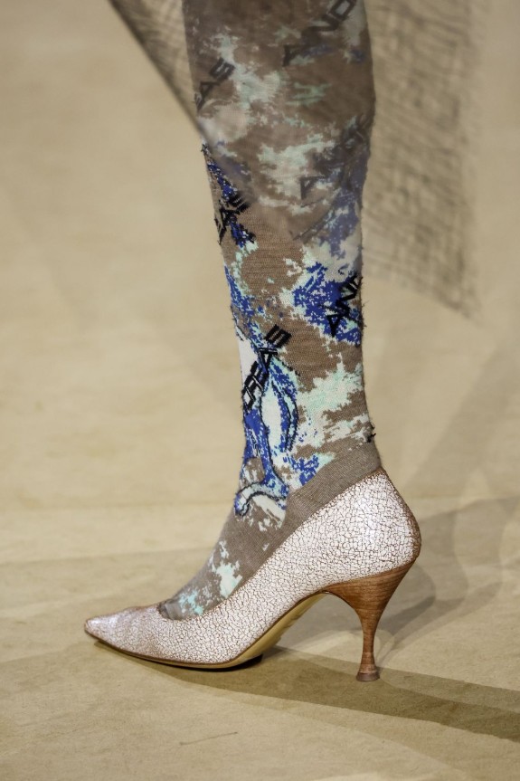 Що купити на осінь 2025: головні тренди жіночого взуття tights, 29, Що купити на осінь 2025: головні тренди жіночого взуття Жіноче взуття