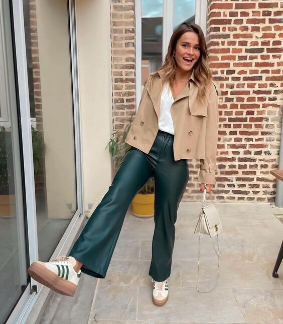 Які жіночі куртки модні восени? Гарячі тренди з фото trench korot, 62, Які жіночі куртки модні восени? Гарячі тренди з фото женские куртки