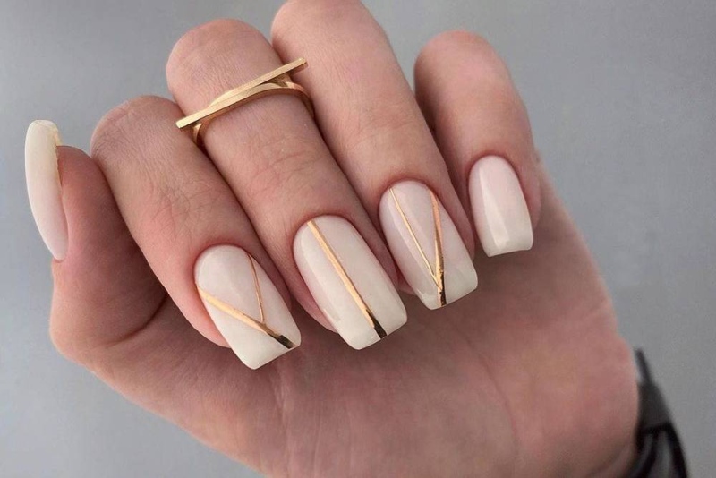 vertical, 2, Денежный маникюр на январь 2026: привлекаем деньги и успех маникюр на январь 2026