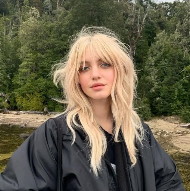 15 жіночих стрижок для круглого обличчя, які підкреслять вашу унікальність Модна стрижка волфкат з обємними шарами