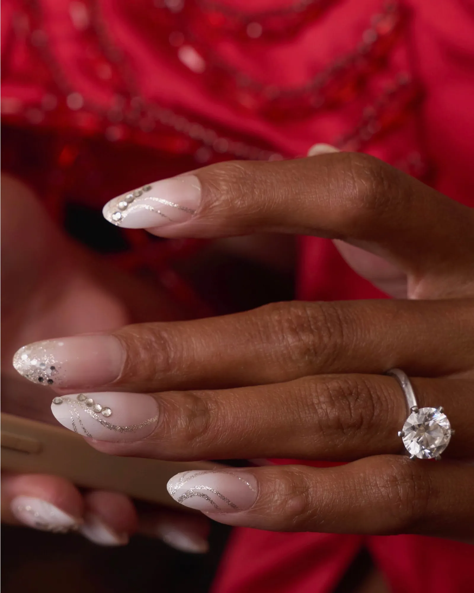 wave, 12, Секреты денежного маникюра: цвета и символы октября 2025 маникюр на октябрь