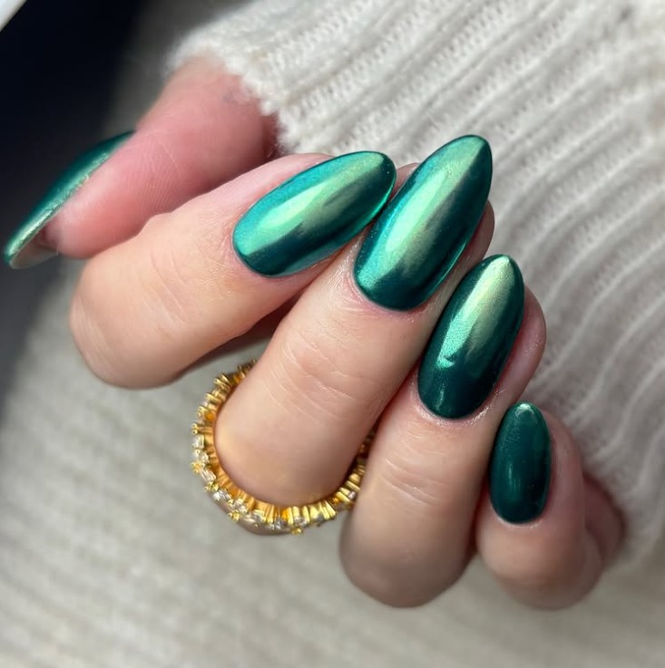 Який манкіюр у моді цієї зими? Класика, тренди, новинки – 75 фото zelen, 55, Який манкіюр у моді цієї зими? Класика, тренди, новинки – 75 фото маникюр