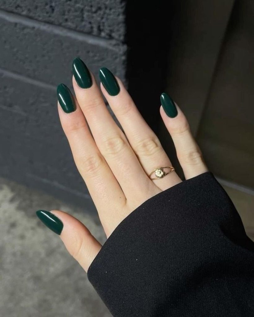 Грошовий манікюр на червень 2026 року: залучіть фінансовий потік на початку літа zelenyj3 1, 5, Грошовий манікюр на червень 2026 року: залучіть фінансовий потік на початку літа маникюр