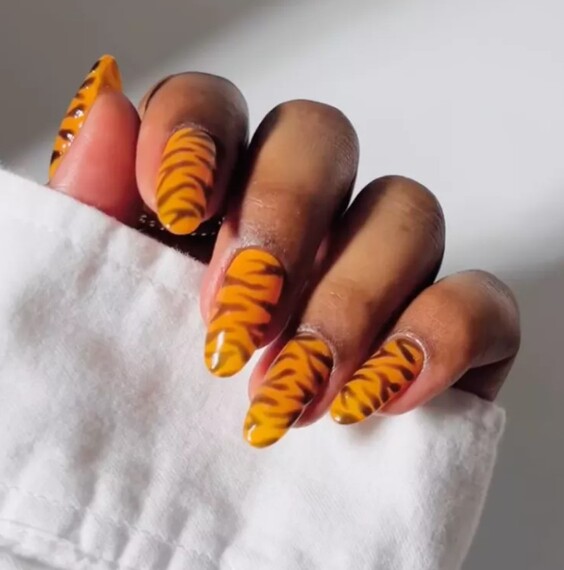 Чим позначиться 2026 у сфері нейл-дизайну? Тенденції у манікюрі, новинки+85 фото zhivotnyj print3, 55, Чим позначиться 2026 у сфері нейл-дизайну? Тенденції у манікюрі, новинки+85 фото дизайн