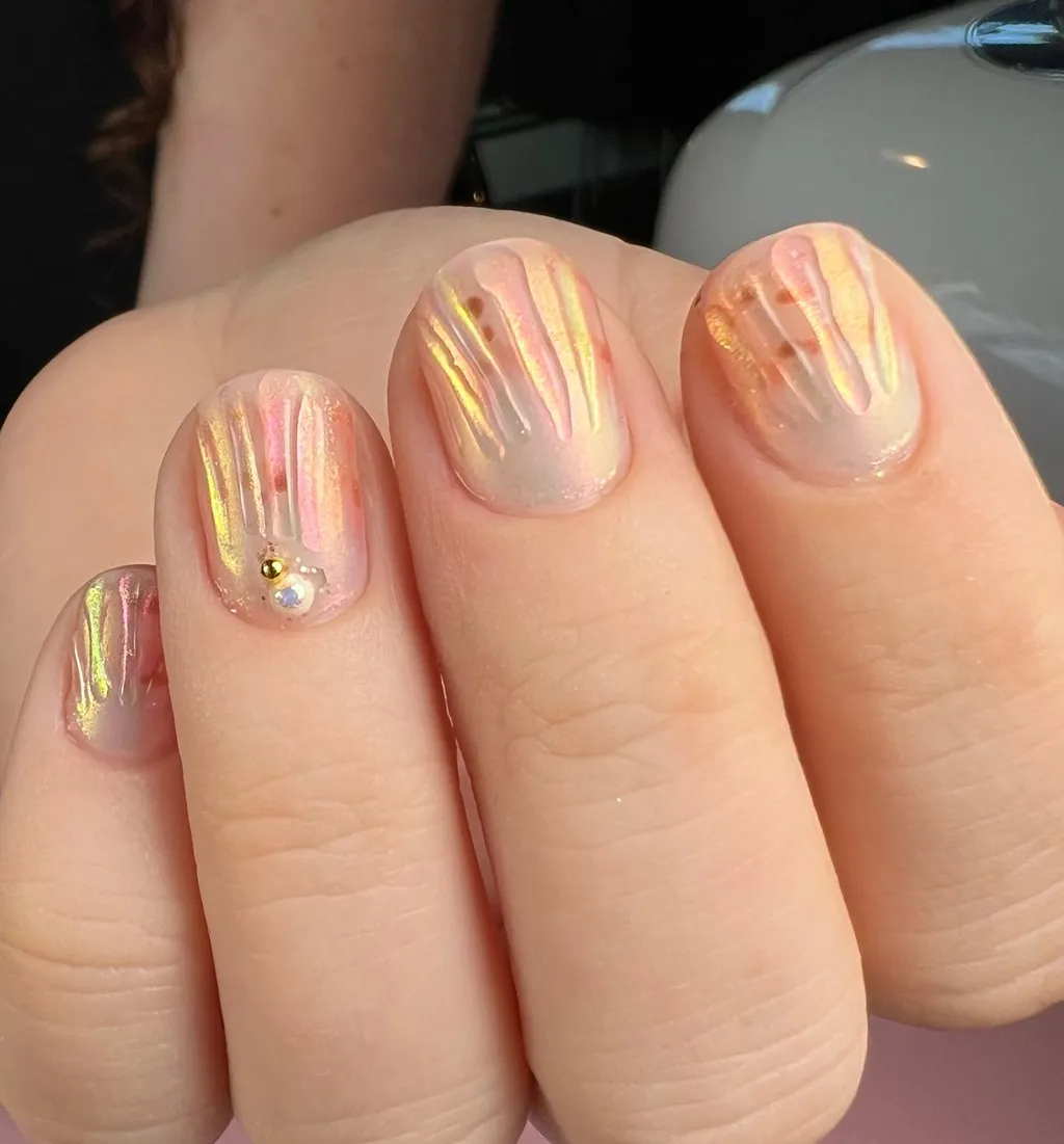 Грошовий манікюр на червень 2026 року: залучіть фінансовий потік на початку літа zolotoj, 9, Грошовий манікюр на червень 2026 року: залучіть фінансовий потік на початку літа маникюр