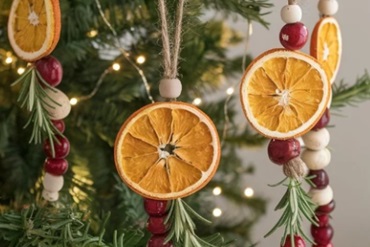 Новорічний декор-2026 своїми руками: красиві та прості ідеї, які легко зробити вдома! Фото та мануали , 28, Новорічний декор-2026 своїми руками: красиві та прості ідеї, які легко зробити вдома! Фото та мануали Манікюр на серпень 2026